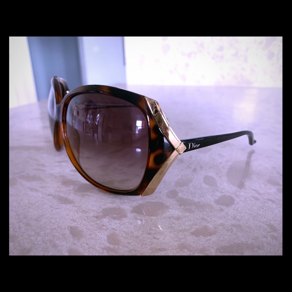 Dior sunglasses 😎